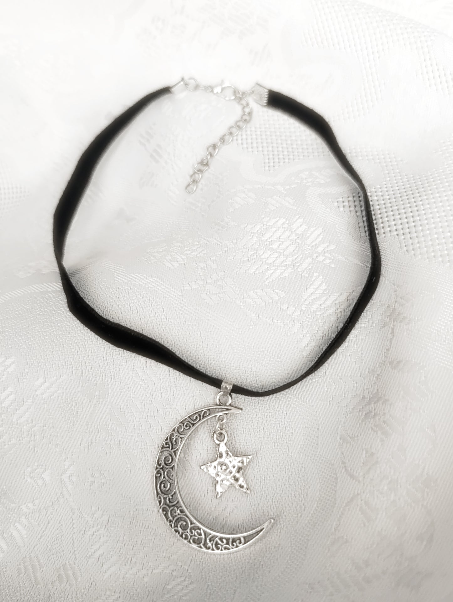 The MoonLight Choker ☾₊‧⁺˖⋆