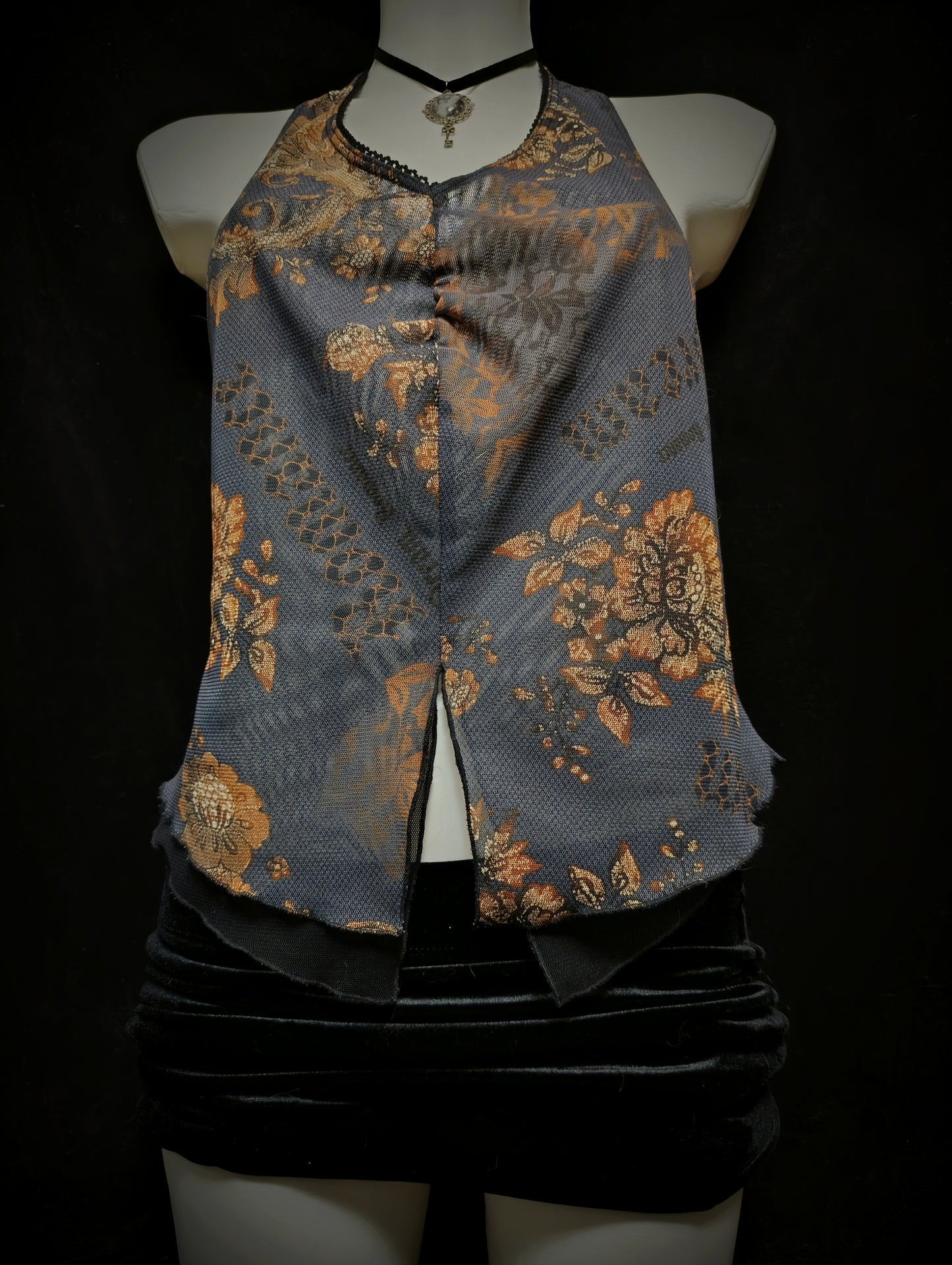Halter top w wzory