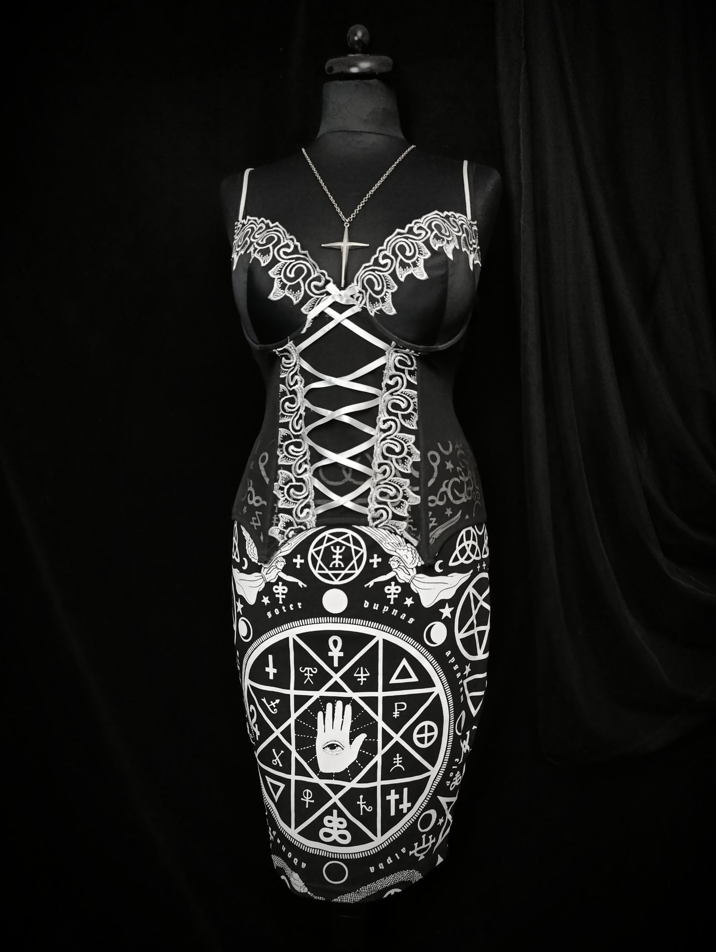 Black and White set <3
