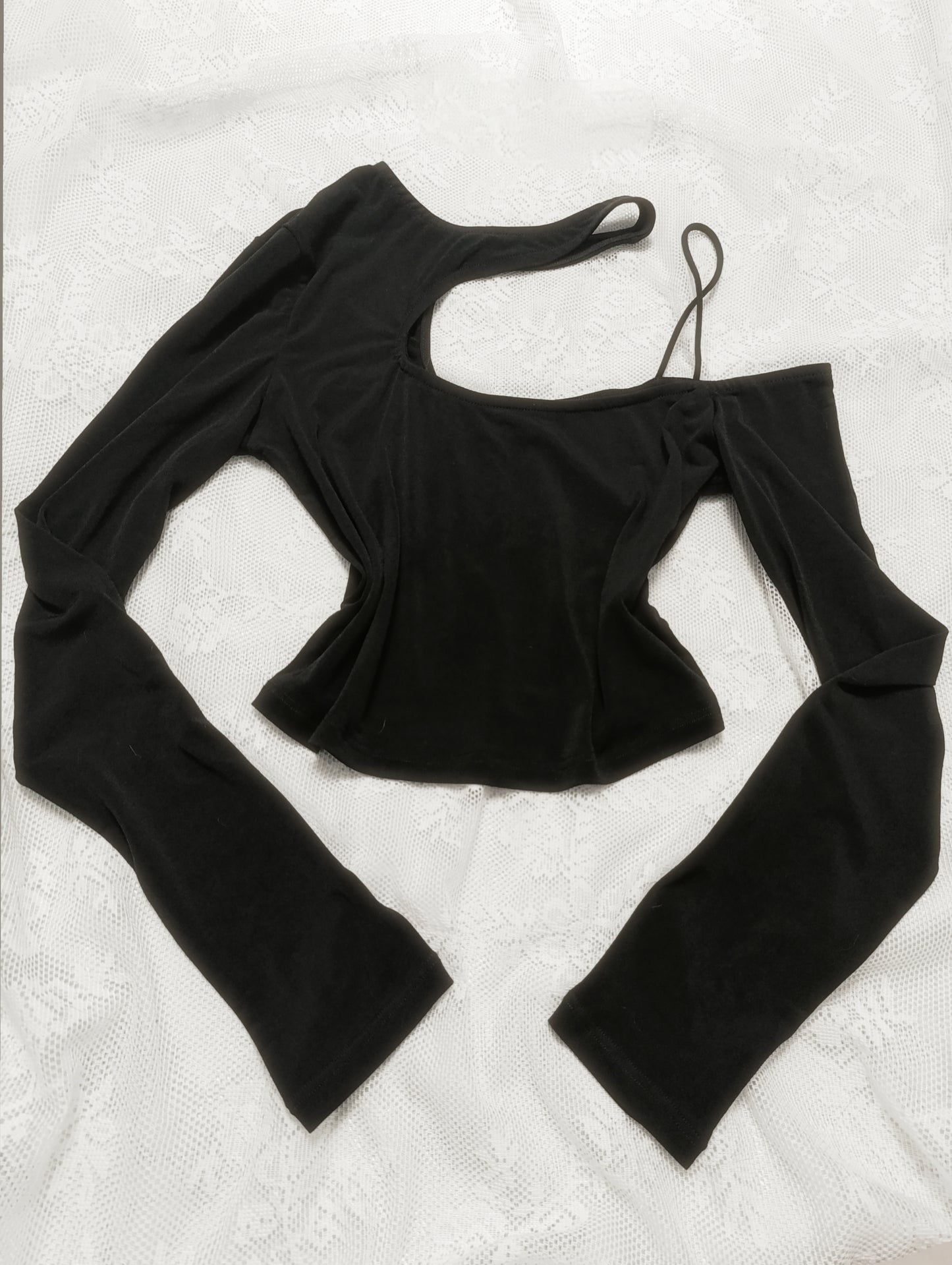 Basic top z długim rękawem i asymetrycznymi ramiączkami 🖤