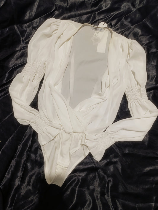 White Elegant Bodysuit ‧₊˚✩彡