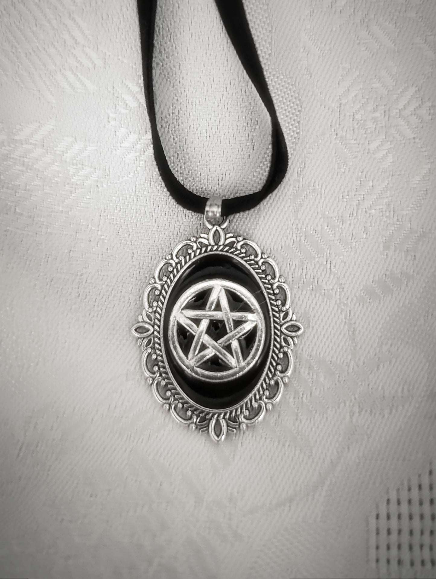 The Pentagram Velvet Choker ˗ˏ★ˎˊ˗