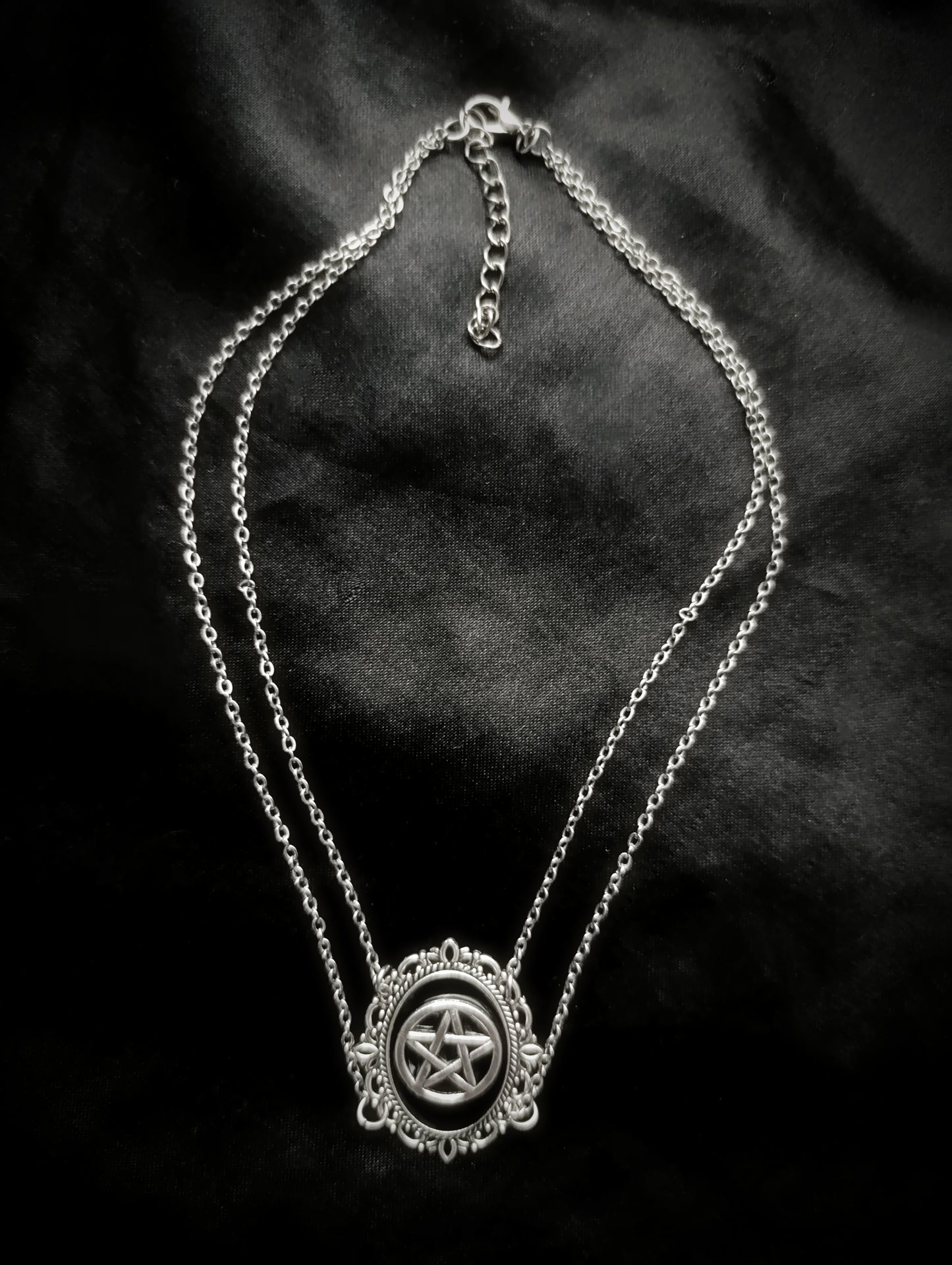 The Pentagram Chain Choker 𖤐⭒๋࣭ ⭑