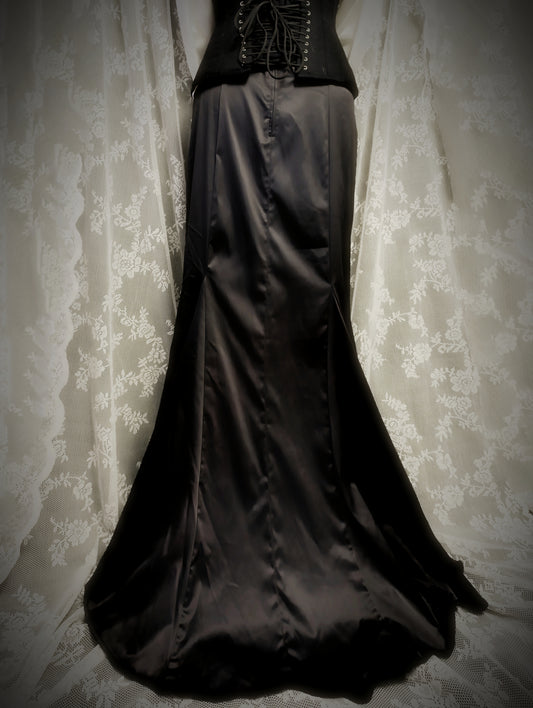 Satynowa, elegancka spódnica o kroju syrenki 🖤