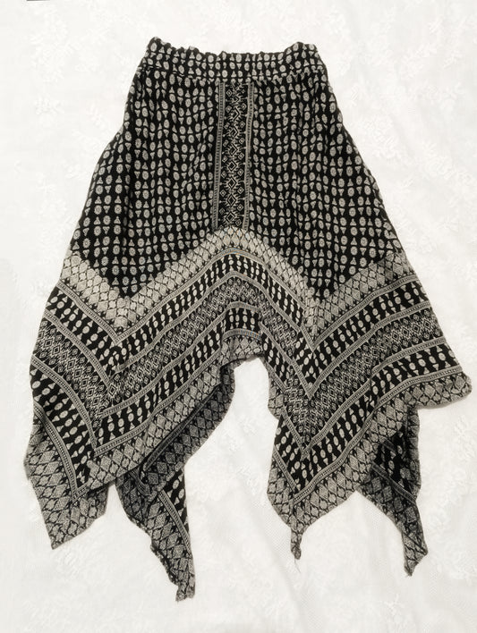 Asymmetric Hippie Skirt ‧₊˚✩彡