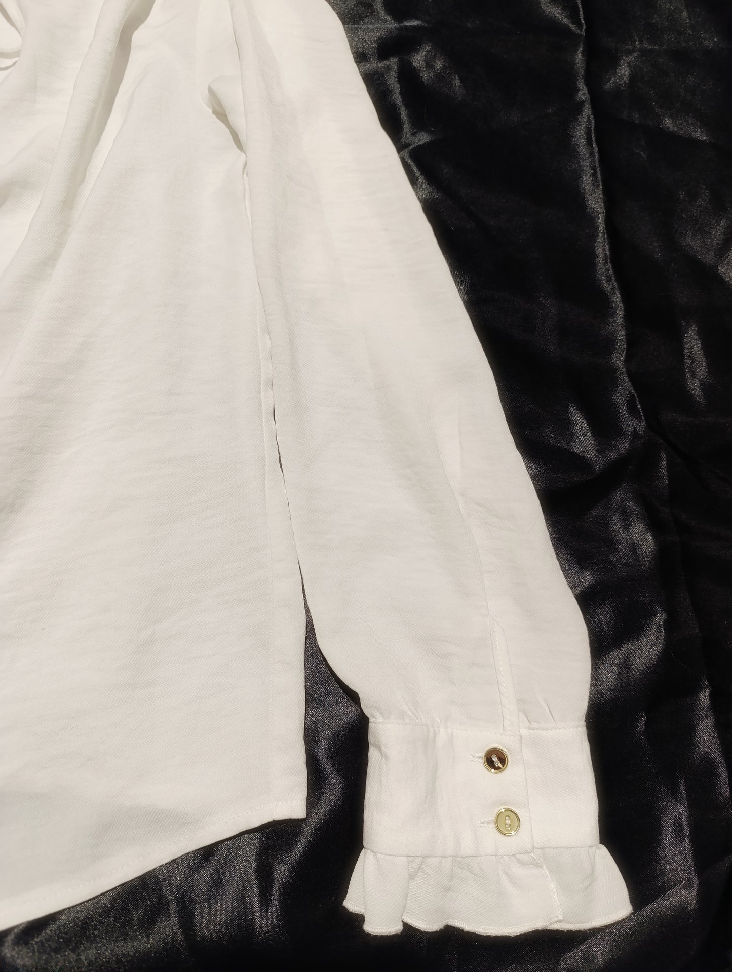 White Ruffled Blouse 𓆩♱𓆪