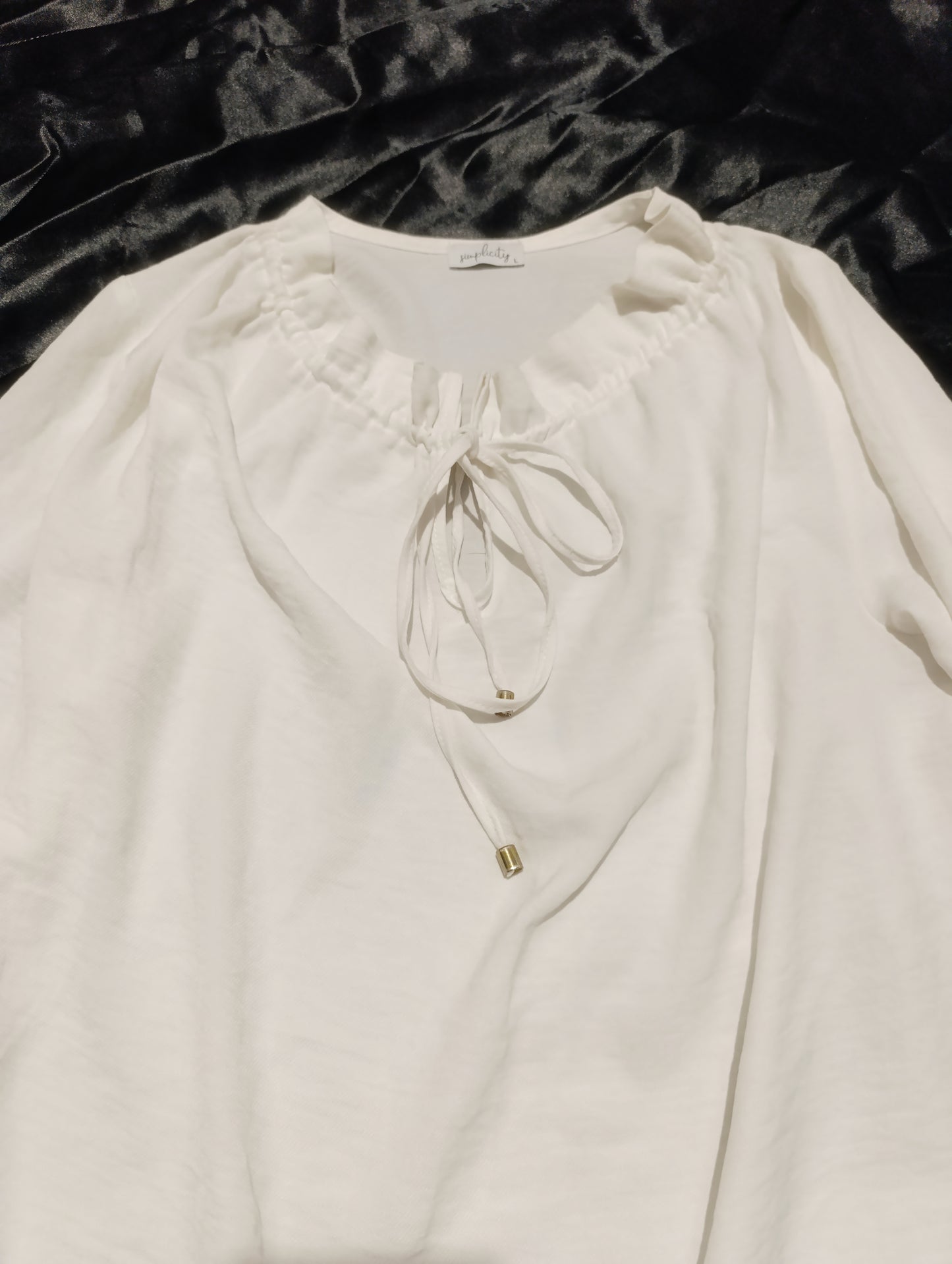 White Ruffled Blouse 𓆩♱𓆪