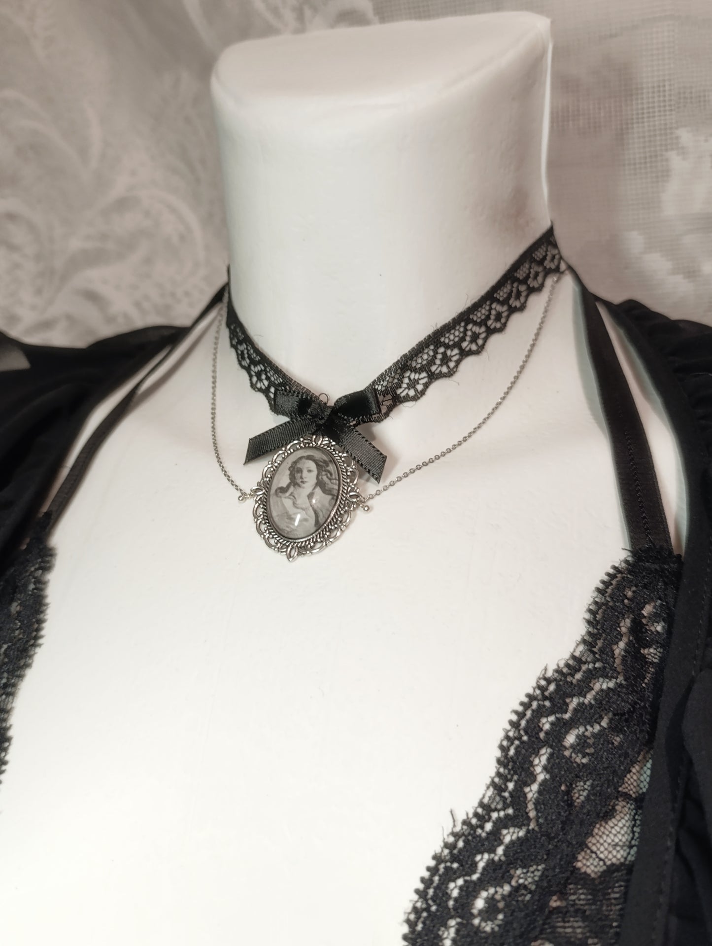 The Birth of Venus Choker ⊹₊⟡