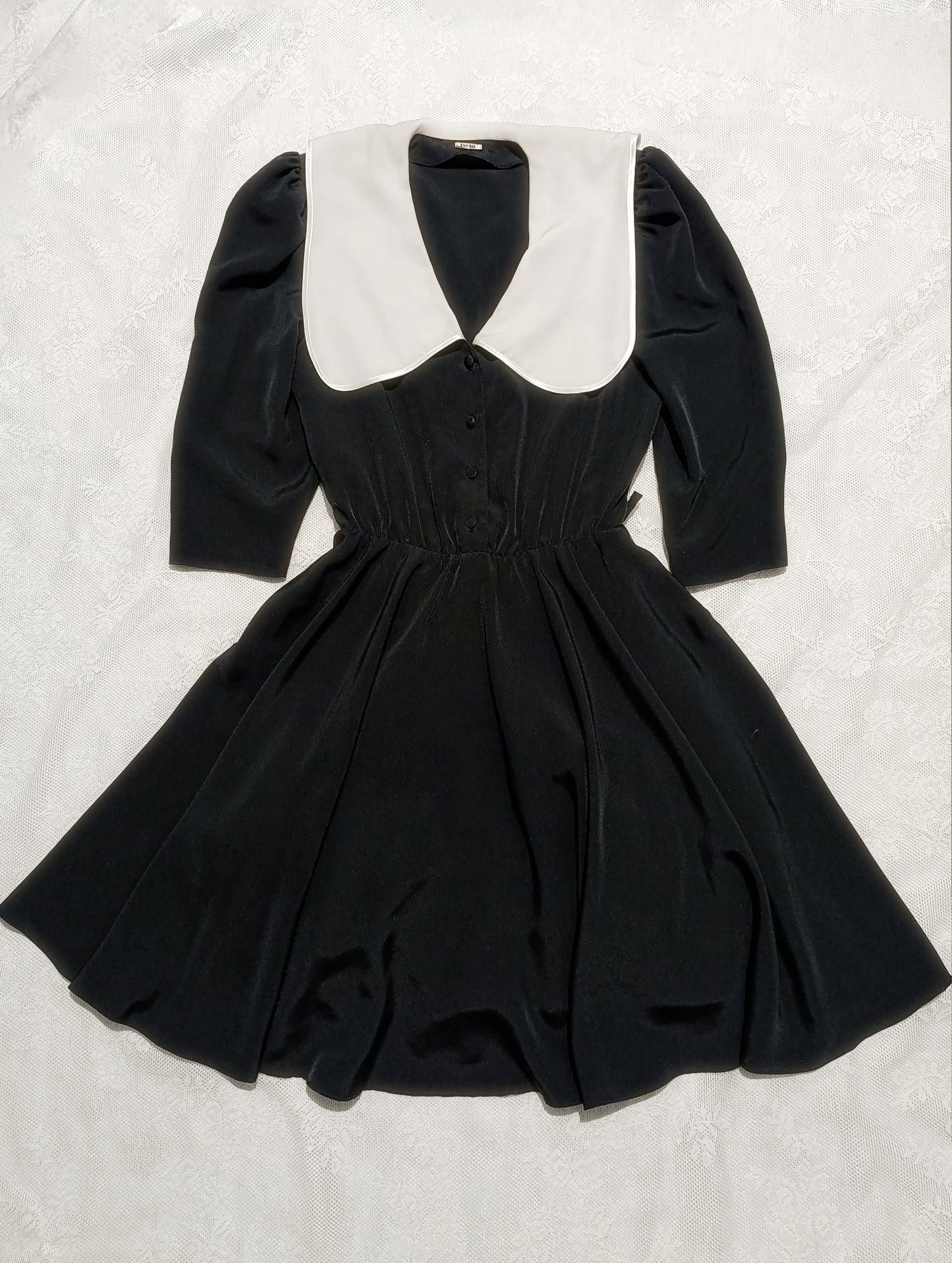 Vintage Dress with Statement Collar 𝜗ৎ