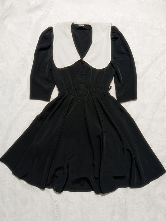 Vintage Dress with Statement Collar 𝜗ৎ