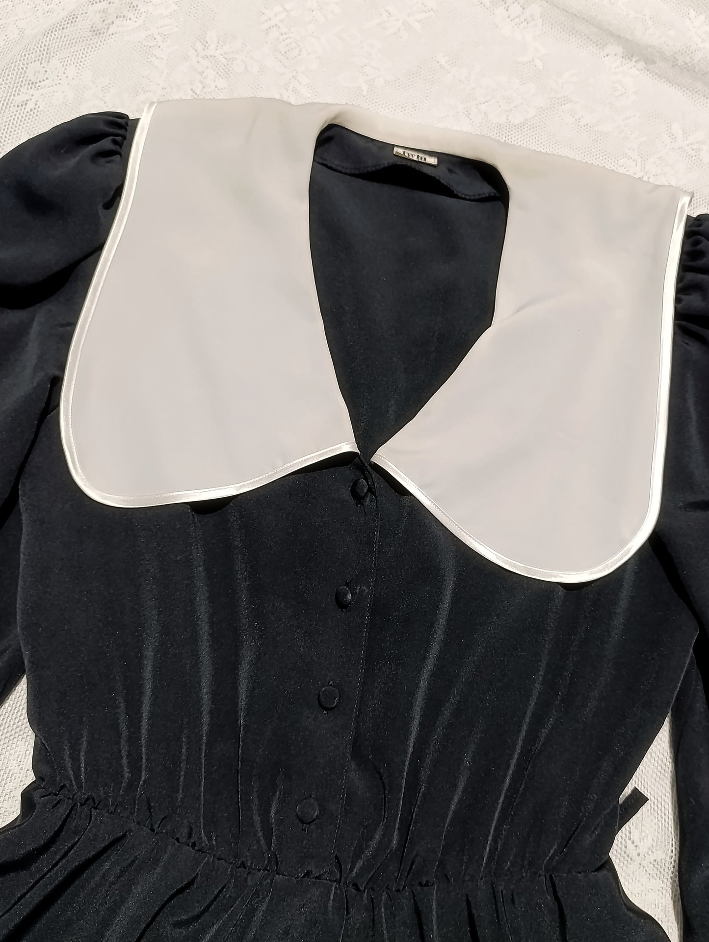 Vintage Dress with Statement Collar 𝜗ৎ