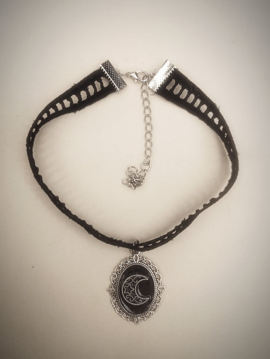 Moon Choker 𓆩♱𓆪