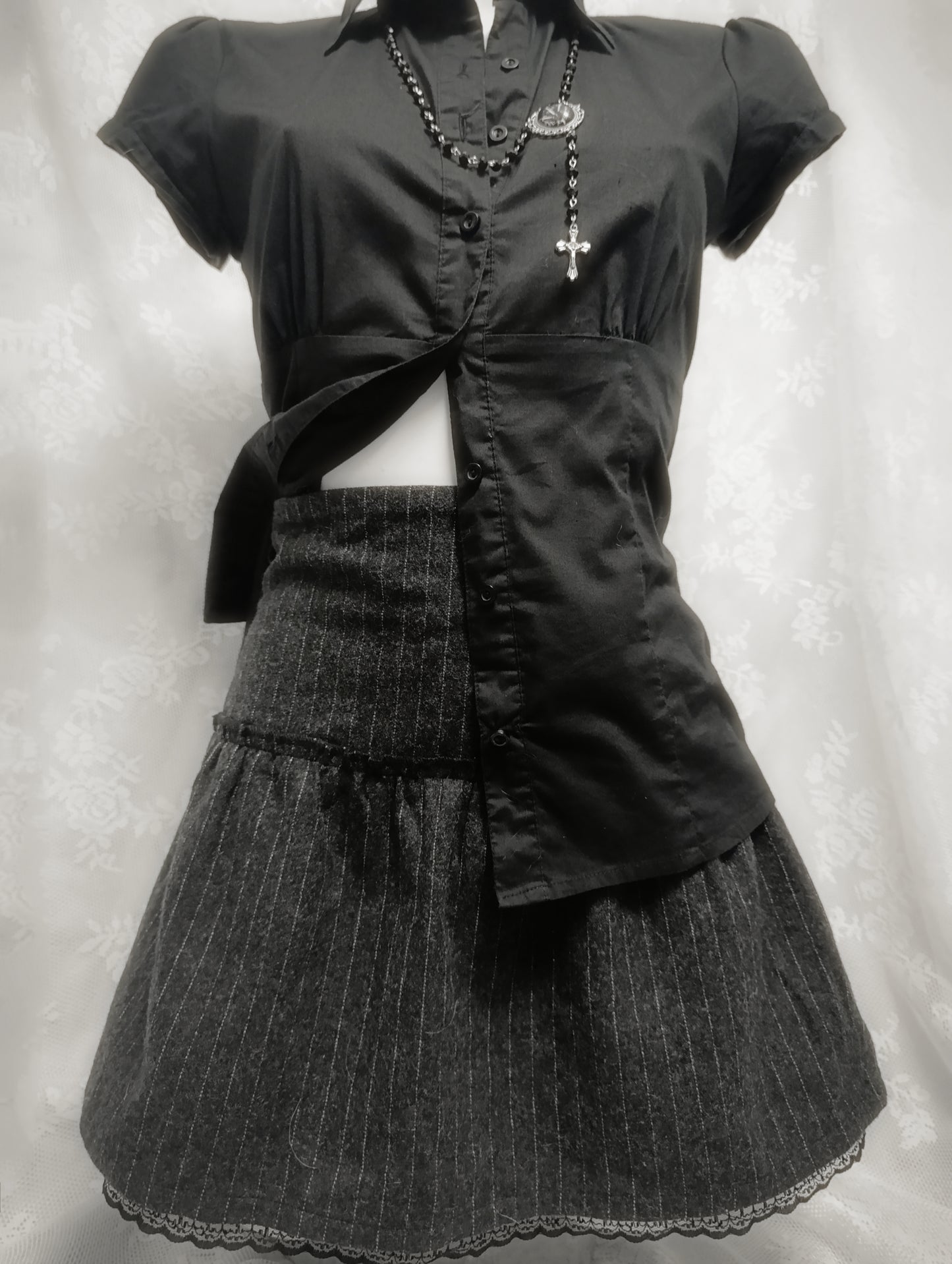 Lace Mini Skirt 𝜗ৎ