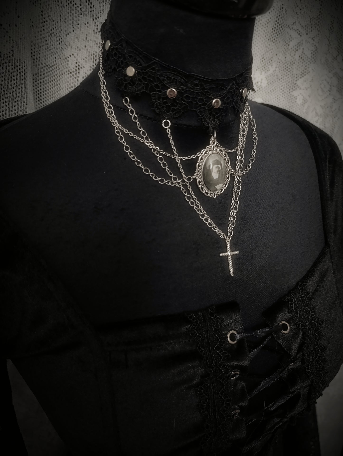 𝕹𝖚𝖓 𝖎𝖓 𝕸𝖔𝖚𝖗𝖓𝖎𝖓𝖌 Lace Choker ⛦