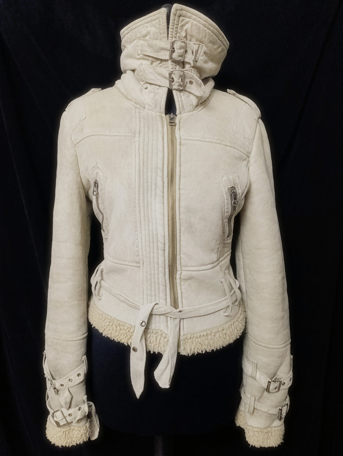 Beige Jacket 𝜗ৎ