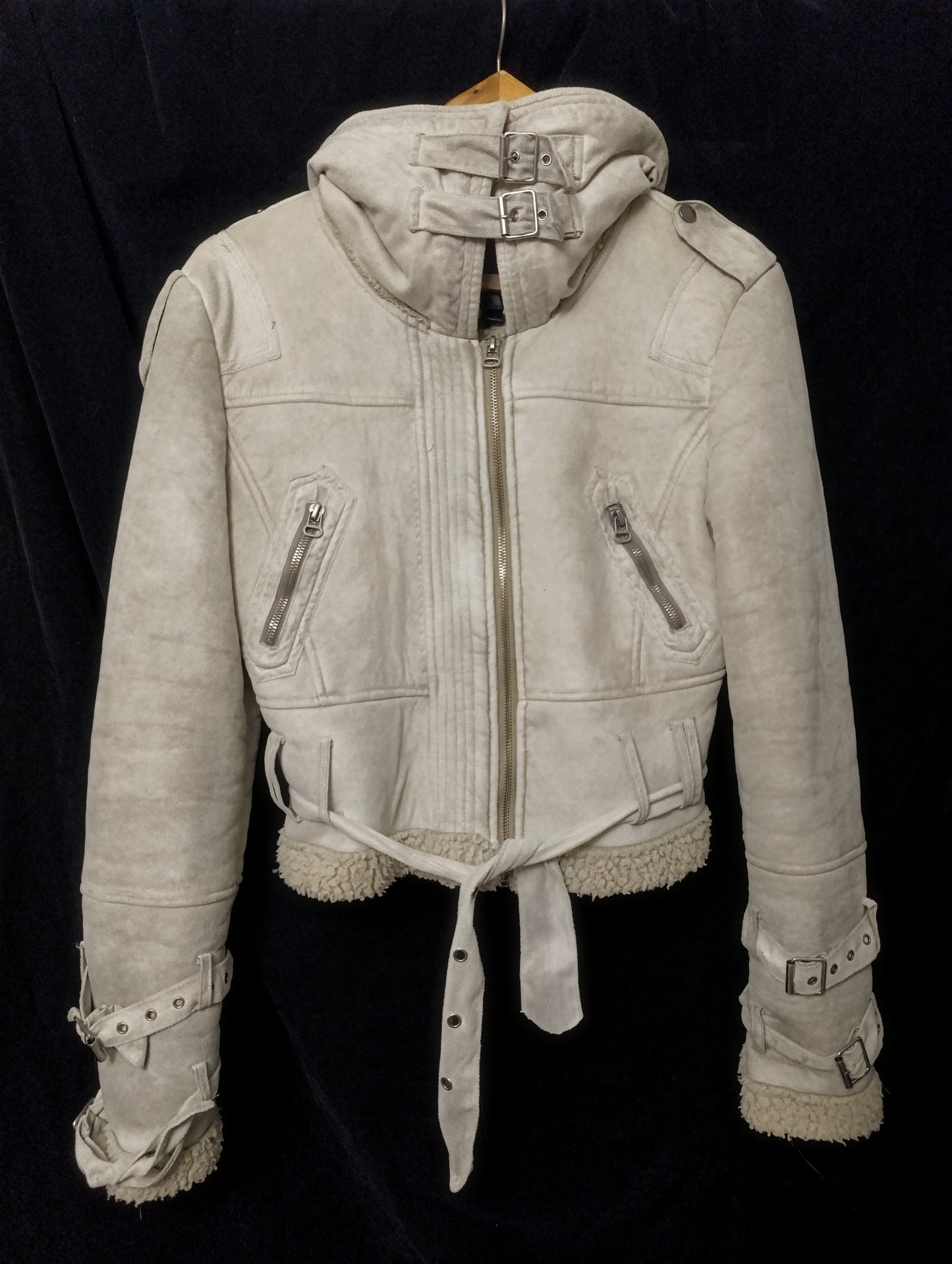 Beige Jacket 𝜗ৎ