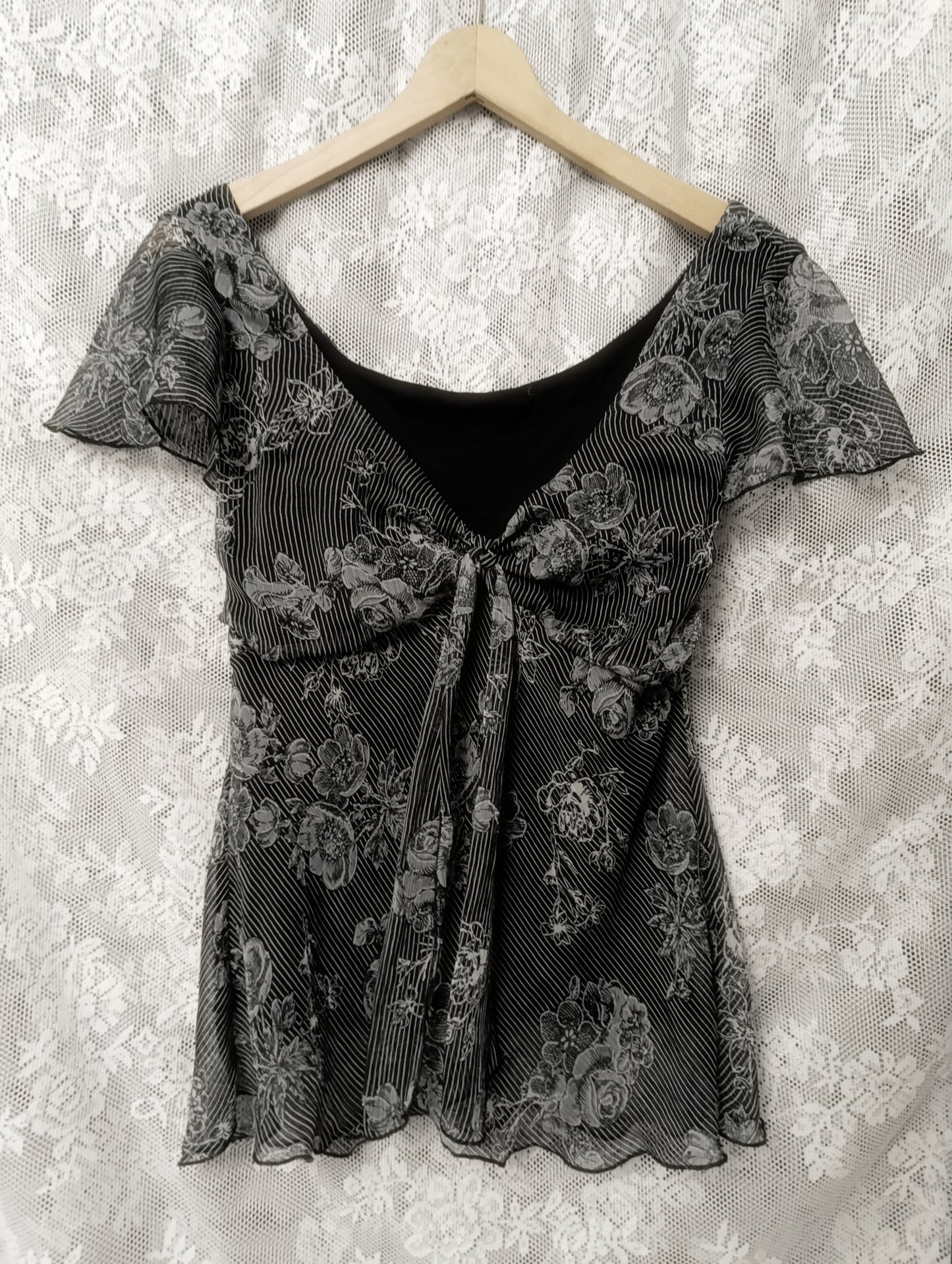 Mesh Floral Tie Blouse ✞︎