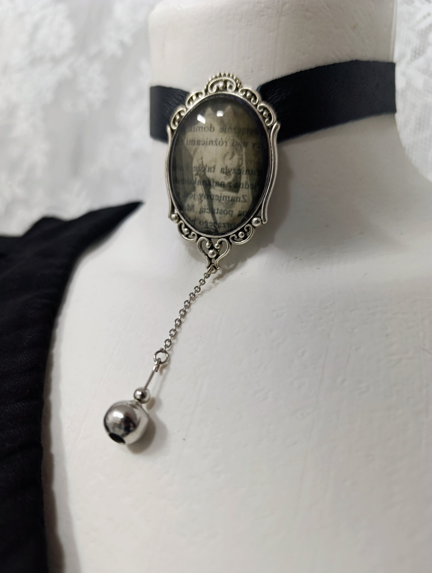 Gothic Madonna Brooch 𓆩♱𓆪