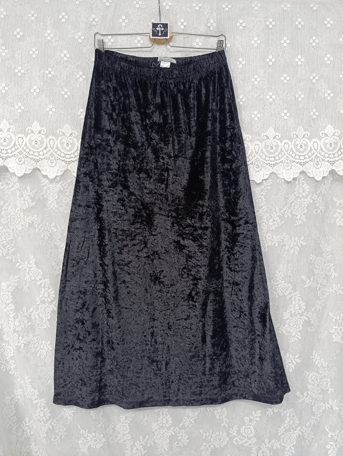 Vintage Velvet Maxi Skirt 𝜗ৎ