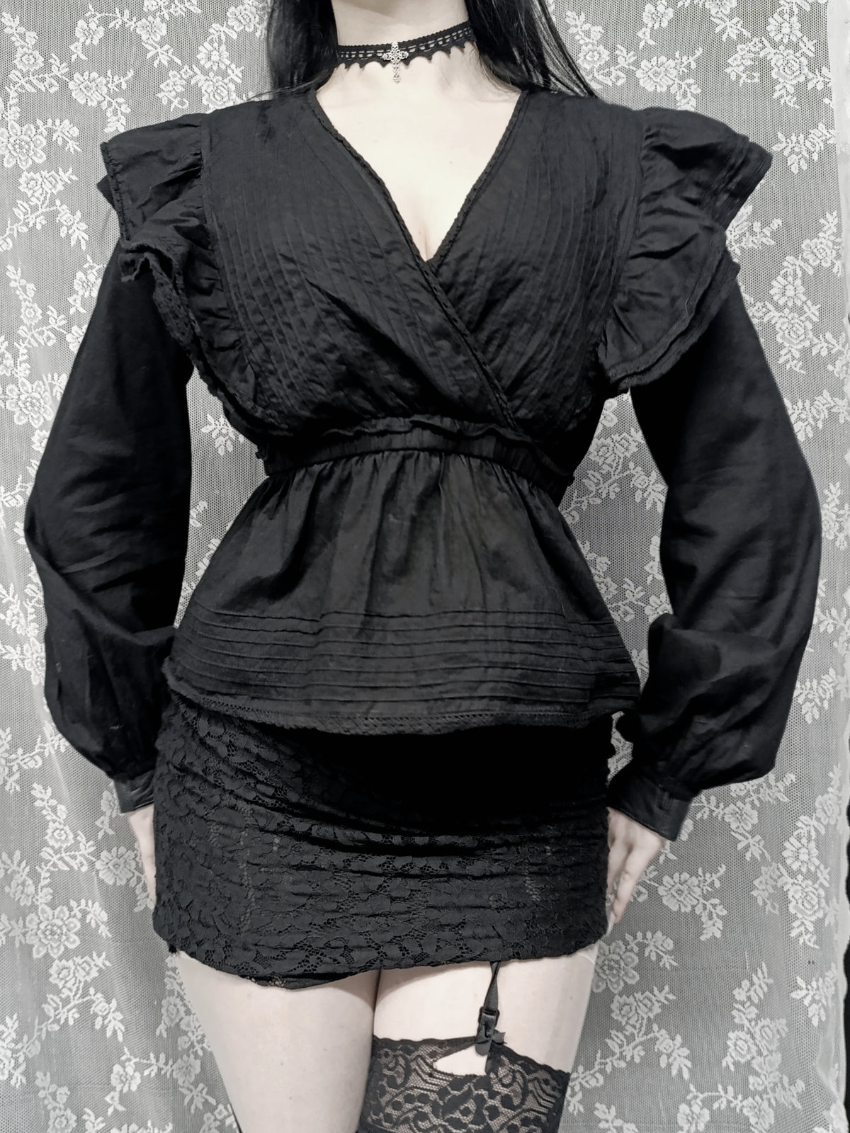 Cotton Ruffle Shoulder Blouse -♡´-
