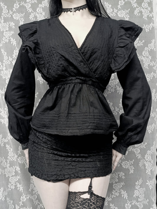Cotton Ruffle Shoulder Blouse -♡´-