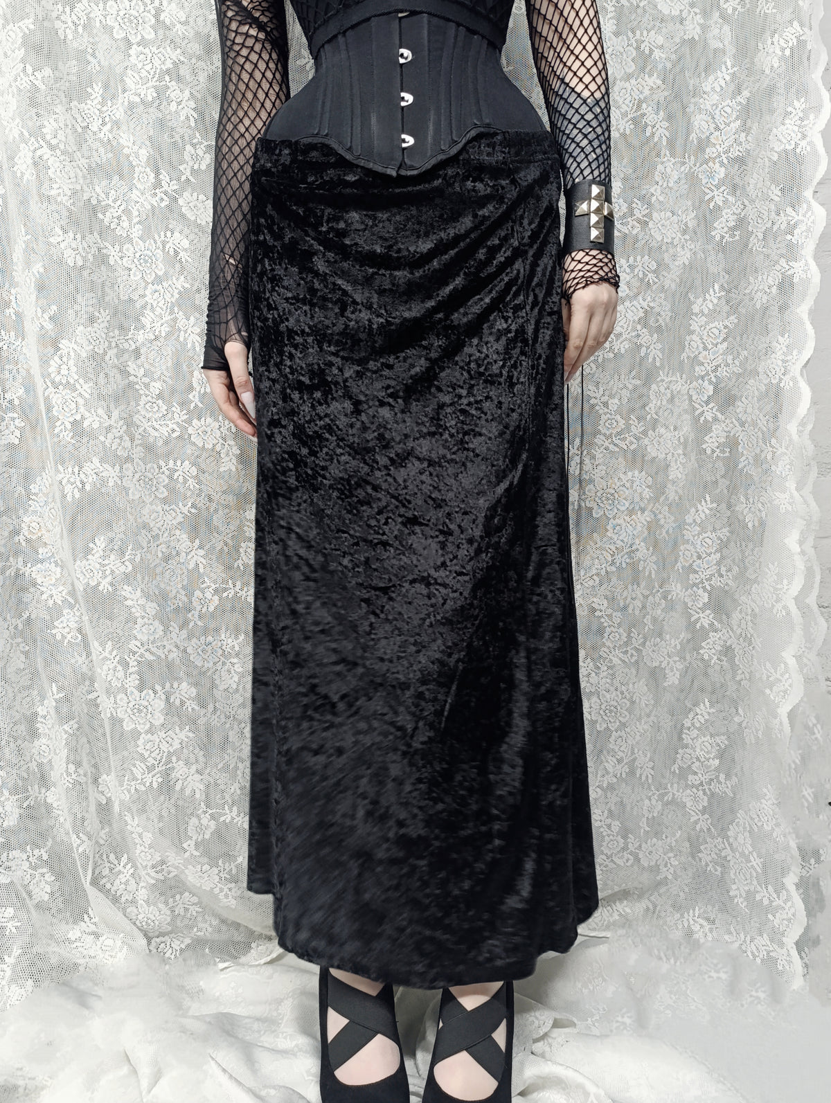 Vintage Velvet Maxi Skirt 𝜗ৎ