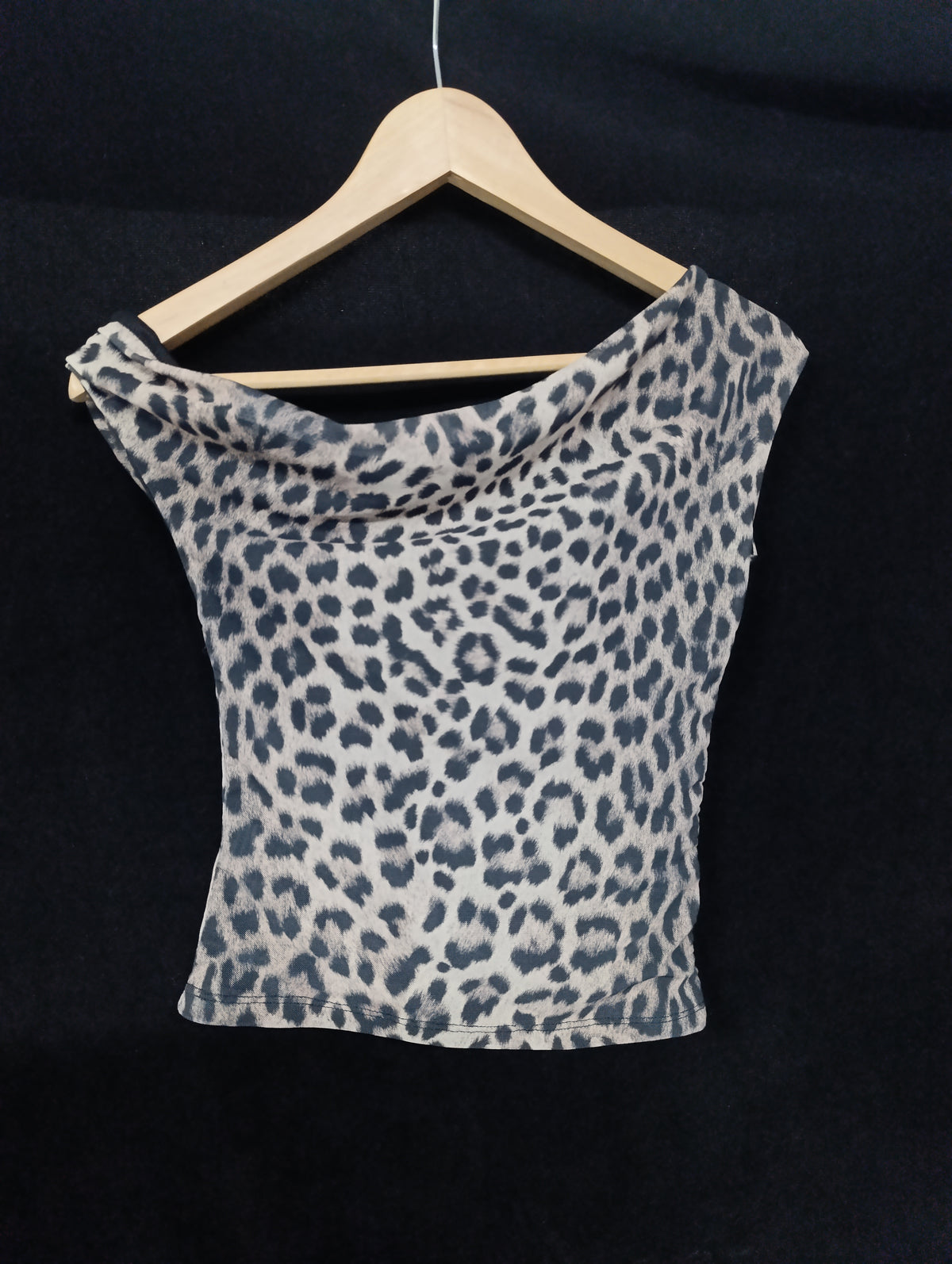 Leopard Asymmetric Mesh Top 𝜗ৎ