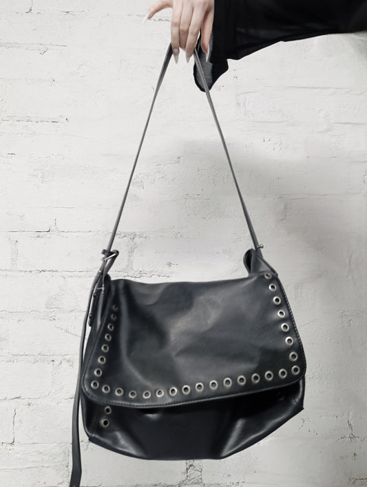 Studded Shoulder Bag 𑣿