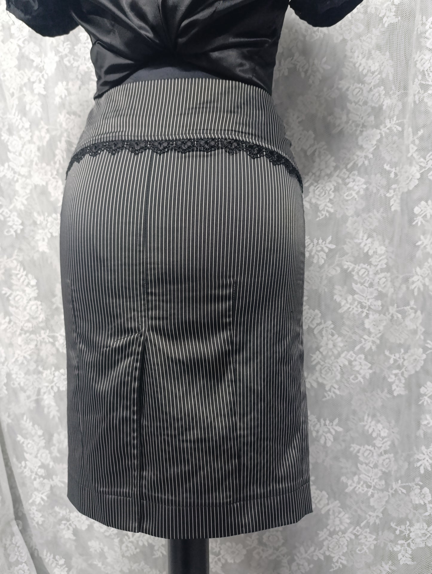 Pinstripe Pencil Skirt ⚓︎
