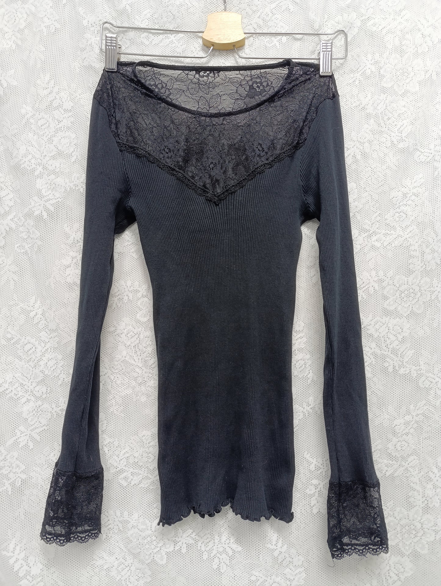 Fitted Top ‧₊˚✩彡